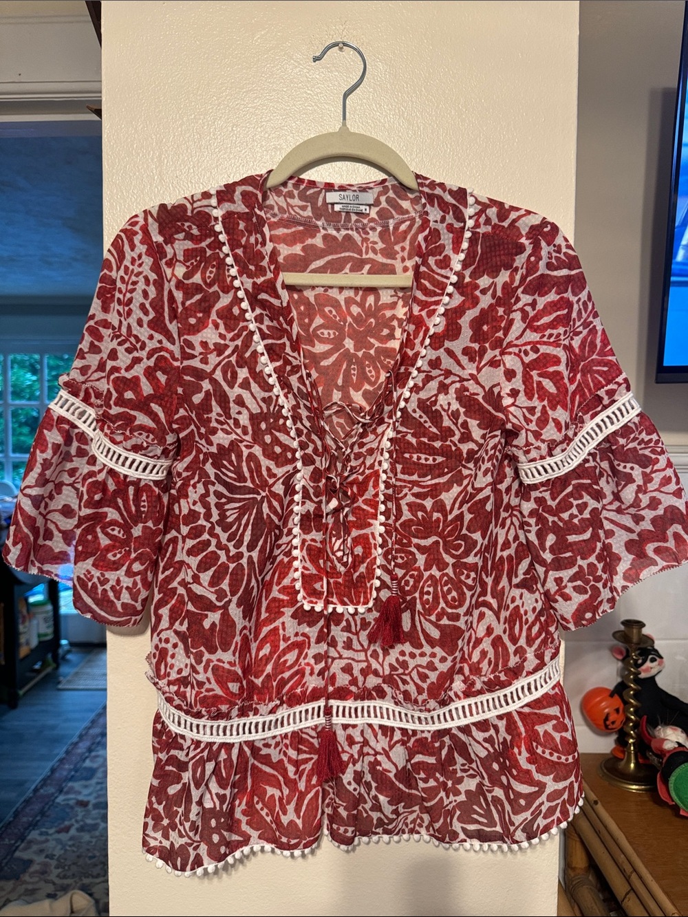 SAYLOR Red Floral Tie-Front Ruffle Peasant Top size Medium